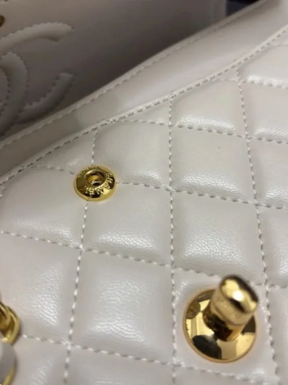 Chanel Classic Flap Quilted White Leather Gold Tone Chain Shoulder Bag - Picture 8 of 11